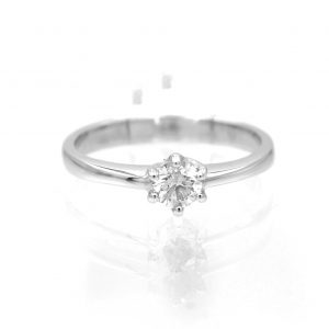 14k White Gold Ring With Diamond
