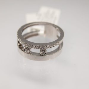 14k White Gold Ring With Diamonds